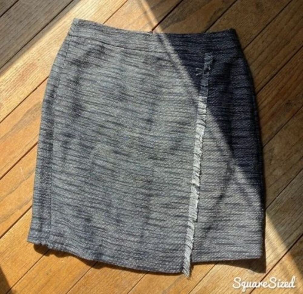 LOFT Ann Taylor Gray Tweed Fringe Mini Skirt Faux Wrap Size 00 XXS Office Chic
